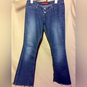 LEVIS BELL BOTTOM TOO SUPERLOW